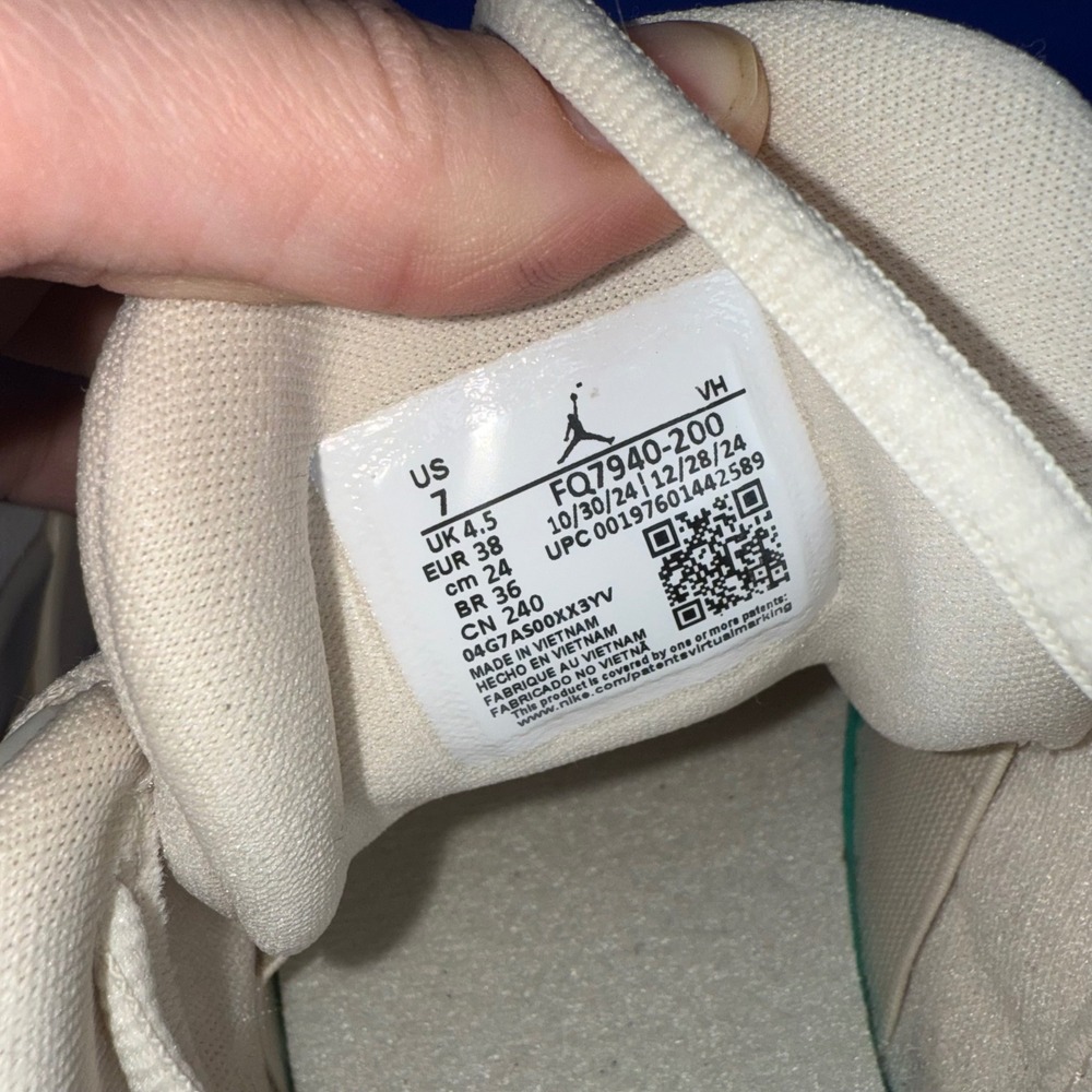 Air Jordan‎ 4 RM Women's Size 7 Cream Tan Leather Athletic Shoes FQ7940 200 - Picture 9 of 9